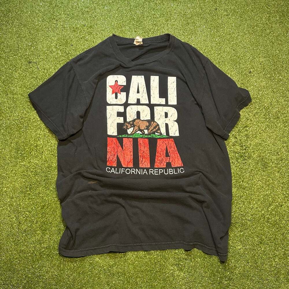 California Republic 'Cali-For-Nia' Graphic Black T-Shirt